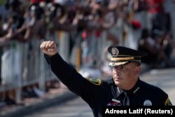 Șeful poliției din Houston, Art Acevedo la funeraliile lui George Floyd, 8 iunie 2020.