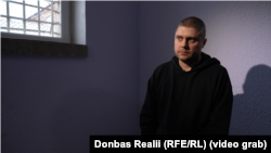 Станислав Ермаков вырос в Луганске, в 2014 году работал преподавателем истории в Крыму