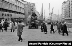 Zona magazinului Cocor, în plin proces de sistematizare. În față se construia binecunoscutul bulevard „Victoria Socialismului”.