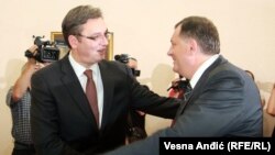 Dejtonskom sporazumom je to odobreno i ne vidim zašto bi Banjaluka imala problem da sarađuje sa Beogradom: Šutanovac (Na slici: Aleksandar Vučić i Milorad Dodik u Beogradu)