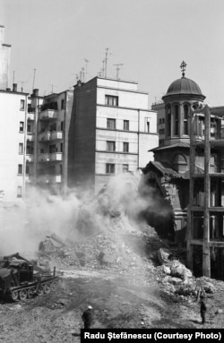 Demolarea bisericii s-a întins pe mai multe zile și a fost necesară intervenția TAB-urilor.