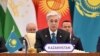 Қазақстан президенті Қасым-Жомарт Тоқаев "Еуропа одағы - Орталық Азия" саммитінде сөз сөйлеп отыр. Самарқан, Өзбекстан. 4 сәуір, 2025 жыл. 