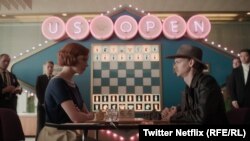 Продажбата на книги за шах и дъски се е повишила значително в последните седмици