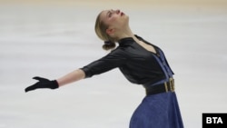 Александра Фейгин по време на Държавното първенство по фигурно пързаляне в Зимния дворец в София, 20 декември 2024) 