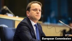 Varhelyi će posetu otpočeti dolaskom u Srbiju u ponedeljak, 3. maja, u utorak 4. maja će boraviti u Crnoj Gori, Severnoj Makedoniji i Bosni i Hercegovini, a dan kasnije, odnosno 5. maja, u Albaniji i na Kosovu.