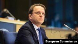 Оливер Вархей