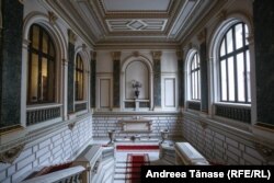 Scala de onoare, Palatul Vechi