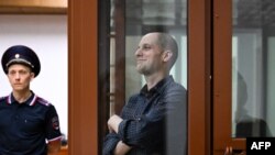 Американскиот новинар Еван Гершкович на суд во Екатеринбург на 26 јуни, 2024 година