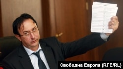 Роман Василев бе основно действащо лице и в разследването на т.нар. афера "Костинброд", след което тихомълком напусна съдебната система