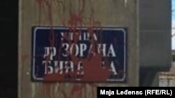 Jedna od tri oštećene table