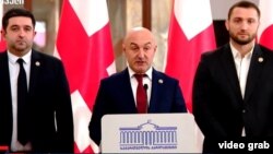 ნიკა ელისაშვილი, ილია ინჯია და ვარლამ ლიპარტელიანი ოპოზიციის სტატუსით გააგრძელებენ მუშაობას.