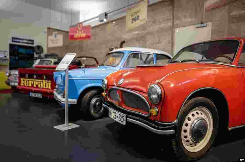 A jármű 112 kilométer/órás végsebessége miatt nevetség tárgyává vált Nyugat-Németországban, ahol a BMW és a Mercedes-Benz uralkodott az utakon. Ennek ellenére a kocsi Kelet-Németországban a mindennapi élet szeretett szimbólumává vált, különleges kialakítását és tartósságát dicsérték sofőrjei