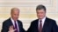 Президент Украины Петр Порошенко и вице-президент США Джо Байден на пресс-конференции в Киеве, 16 января 2017 года