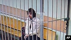 Un bărbat identificat drept Kalob Byers Wayne, în vârstă de 28 de ani, a fost înfățișat după gratii la Moscova în această lună.