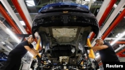 Илустрација - фабрика за автомобили