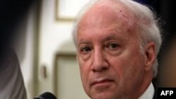 Медијаторот во спорот за името, Метју Нимиц 