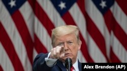 Donald Trump în timpul unui discurs în Rose Garden