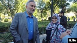 محمدرضا خاتمی پیش از جلسه دادگاه خود در ۱۱ خرداد ۹۸