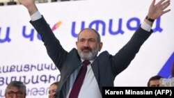 Ерменскиот вршител на должноста премиер Никол Пашинијан, Ереван, 21 јуни 2021 година