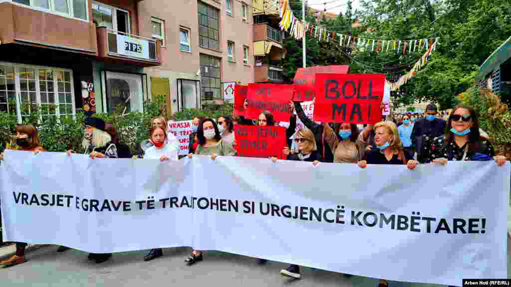 Deri në qershor të vitit 2021, sipas Policisë së Kosovës, u shënuan dy raste të vrasjes së grave, ndërsa në vitin 2020 ishin vrarë shtatë gra. 