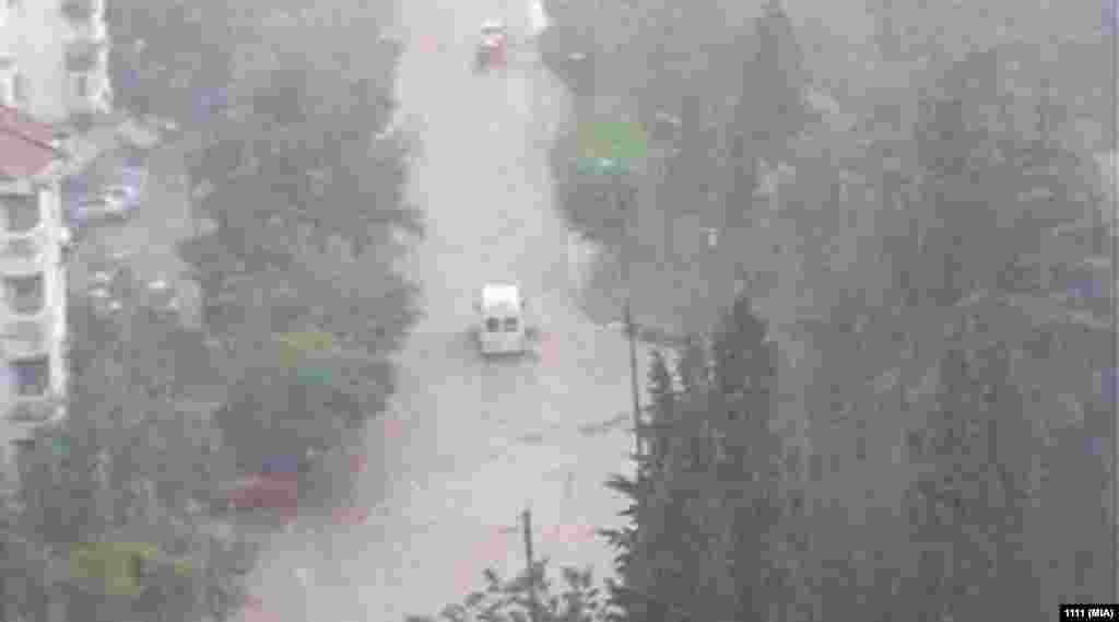 Поплавена улица, невреме во Скопје.