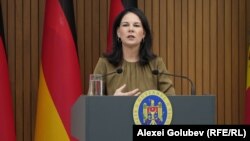 În cadrul conferinței de presă, Baerbock a spus că pacea în Ucraina poate fi atinsă doar împreună cu Europa.