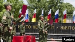 После установления полного над регионом Москва не желает, чтобы, кроме ее военных, там находились местные вооруженные формирования