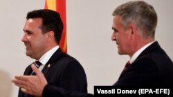 Премиерот Зоран Заев и техничкиот премиер Стефан Јанев