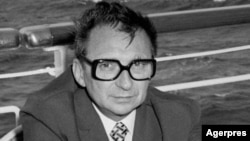 Gen. Ion Mihai Pacepa, șeful Direcției de Informații Externe a Securității, „a defectat” în Occident în iulie 1978