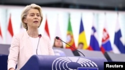 Ursula von der Leyen obraća se Evropskom parlamentu prije glasanja u Strasbourgu u julu kako bi se potvrdio njen novi petogodišnji mandat.