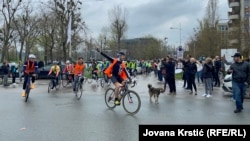 Studenti su na put dug 1.300 kilometara krenuli na biciklima iz kampusa Univerziteta u Novom Sadu, 3. april 2025.