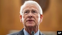 Сенатор Уикер