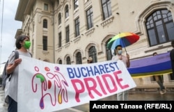 Protest organizat în București de asociația ACCEPT împotriva deciziei primarului general al capitalei, de a interzice anul acesta desfășurarea Marșului Bucharest Pride 2021.