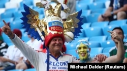 Uglavnom se prate utakmice Rusije i Srbije, odakle dolazi najviše turista