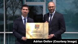 Lansarea Consulatului General al R. Moldova în Sacramento. În imagine: Ministrul de Externe, Mihai Popșoi (stânga), și Maxim Arghir - Consul General al reprezentanței diplomatice din statul California, SUA, 29 martie, 2025.
