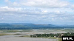 Prutul văzut de pe malul Republicii Moldova