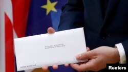 Tusk smatra da je "bolje išta nego ništa" i da će premijerka May uspjeti da osigura potrebnu većinu
