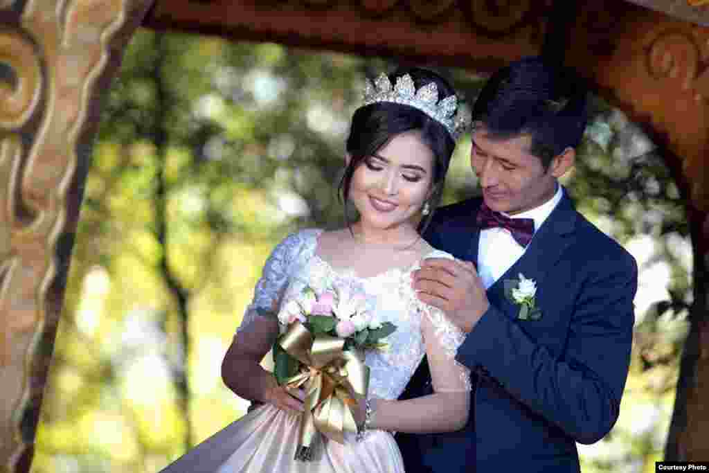 Уланбек и Сапаргуль поженились 10 октября 2017 года.