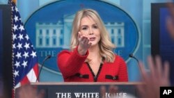 Secretarul de presă al Casei Albe, Karoline Leavitt, în timpul unui briefing de presă la Casa Albă.