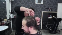 Srebreničani doniraju kosu za djecu