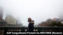 د اسټرالیا په مېلبرن کې چارواکو تمبوزک وهل اړین ګرځولي