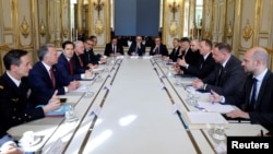 La discuțiile de la Palatul Élysée între delegațiile franceză, britanică, germană, americană și ucraineană, pe 17 aprilie 2025