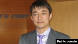 Блогер Серик Керей.