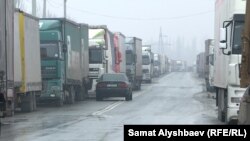 Очереди на КПП «Ак-Тилек» кыргызско-казахской границы. 7 января 2020 г.