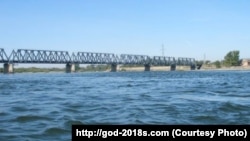 Трансграничный мост между Россией и Китаем