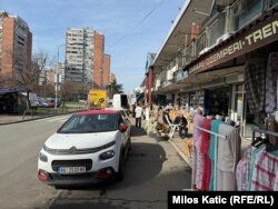 Jedan od najvećih i najstarijih kineskih tržnih centara na Novom Beogradu, februar 2025.