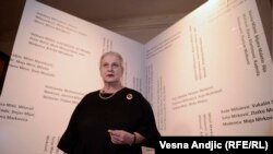 Borka Pavicević na izložbi povodom 20 godina CZKD