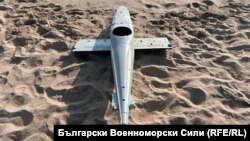 Дронът, изхвърлен от морето край Созпол, изглежда е руският разузнавателен "Орлан-10"