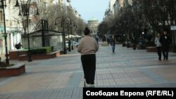 Мерките против разпространението на COVID-19, въведени на 8 март се удължават до 12 април със заповед на минитър Кирил Ананиев. Голяма част от мерките предвиждат хората масово да си останат по домовете