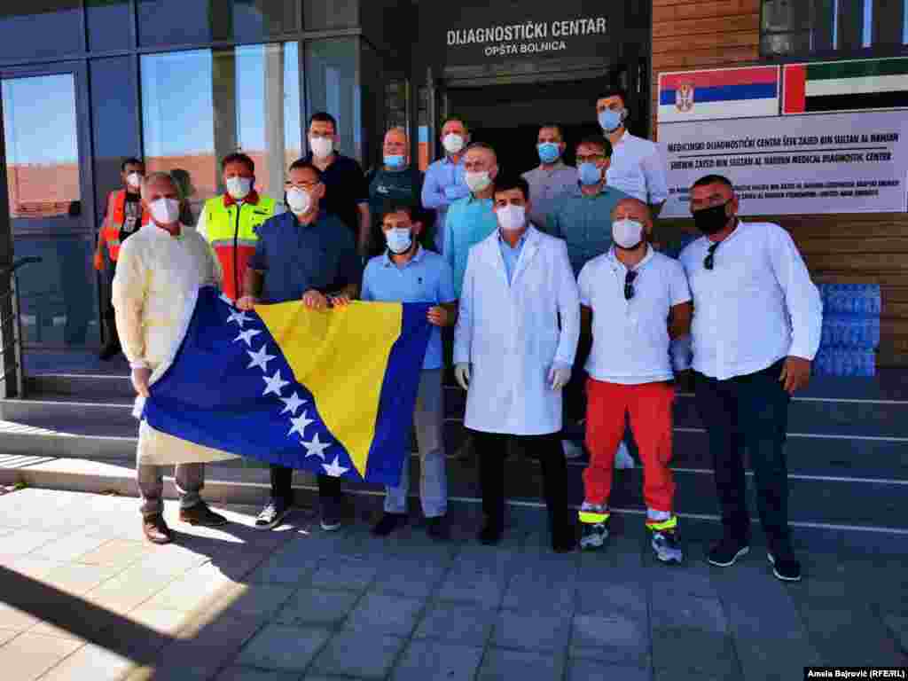 Kako bi pomogao kolegama u borbi protiv korona virusa tim lekara iz Bosne i Hercegovine stigao je u Opštu bolnicu u Novom Pazaru, 10 jula 2020.